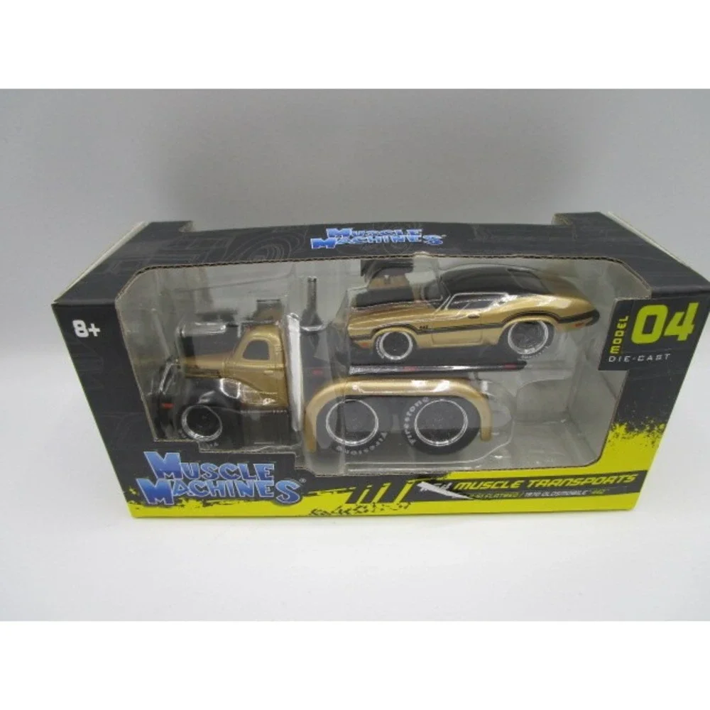 Maisto Muscle Machines 1:64 Transports Mack B-61 Flatbed & Oldsmobile 442